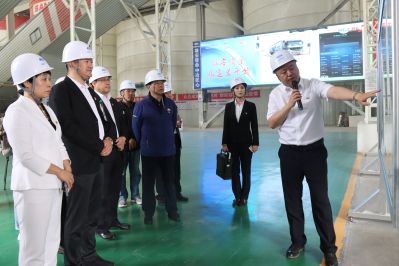 6.開新局——與會(huì)人員參觀攪拌站園區(qū)、生產(chǎn)車間及智能控制中心