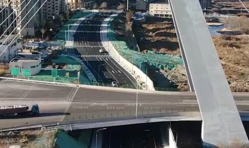 一公司承德高新區(qū)高鐵商圈崔梨溝段項目全線通車1